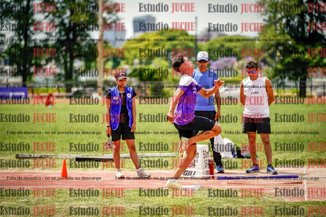Fotos del salto en largo de varones
