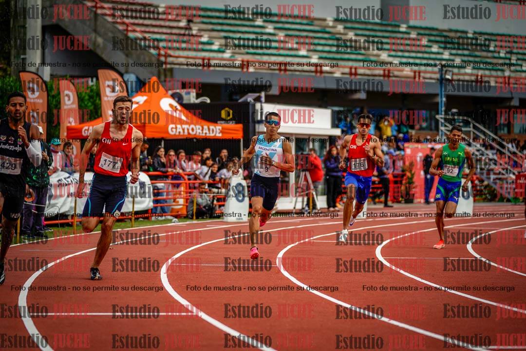 Fotos de los 800 m llanos de varones - FINAL