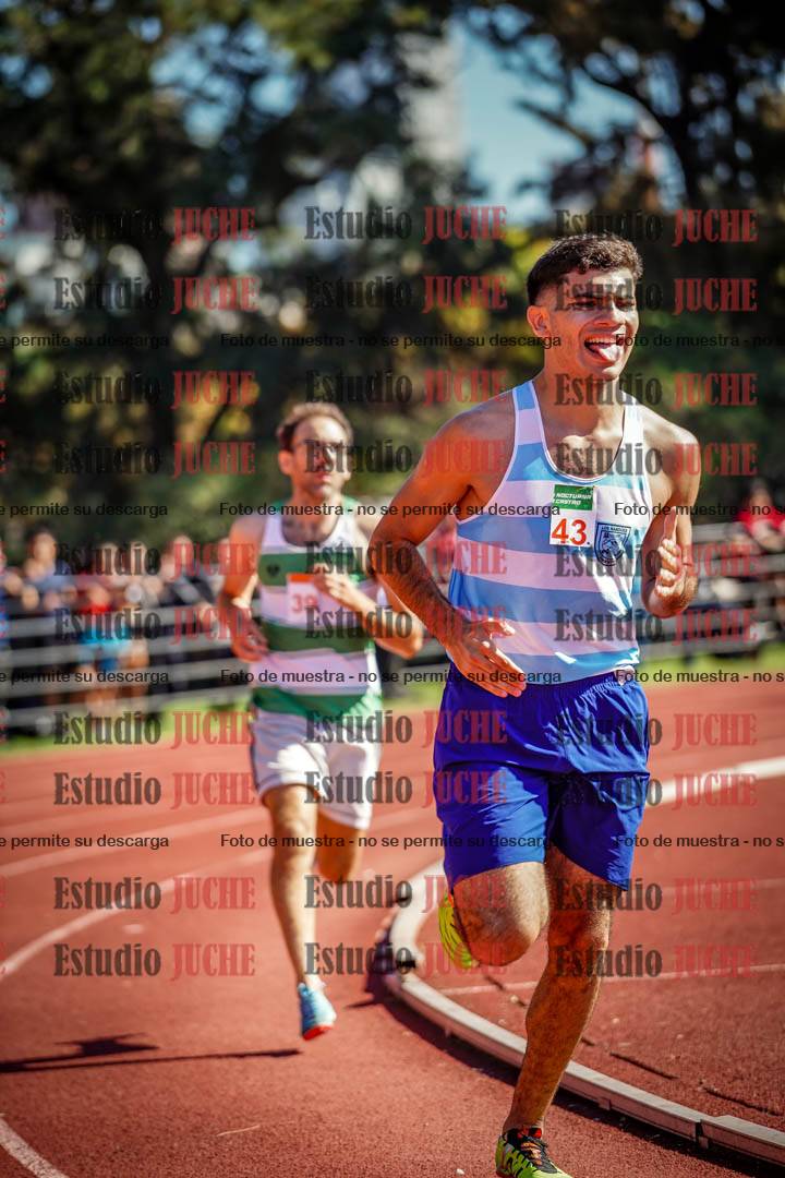 Fotos de los 800 m llanos de varones