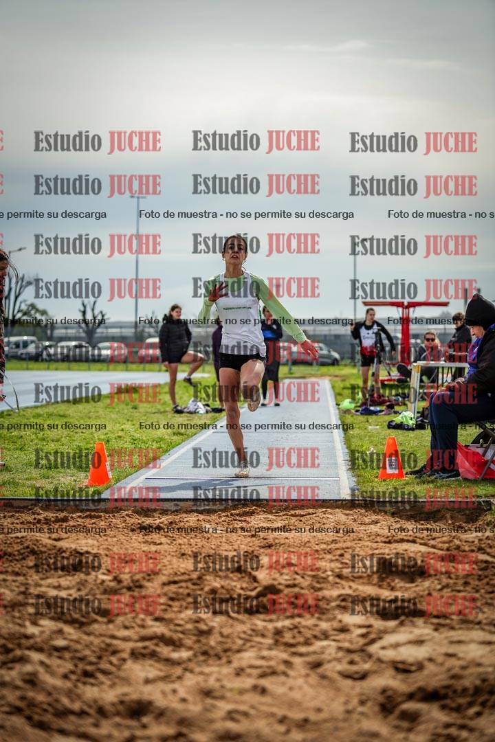 Fotos del salto en largo de mujeres - todas las categorías (incluye combinadas)