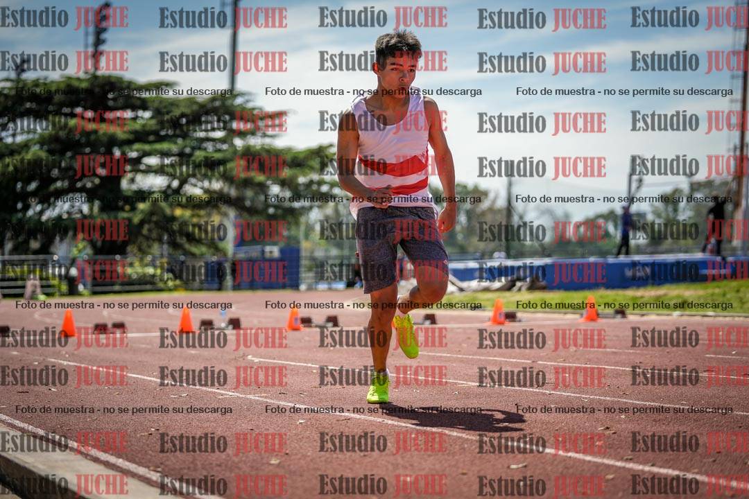 Fotos de los 80 m llanos de varones