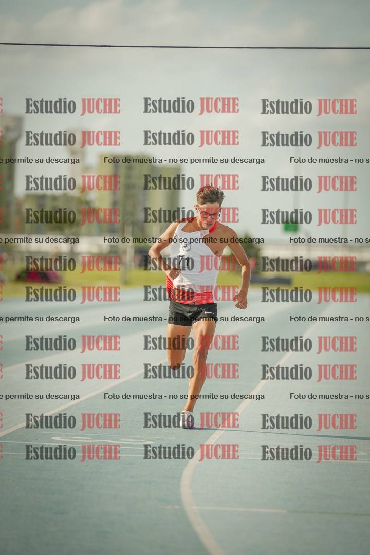 Fotos de los 800 m llanos de varones