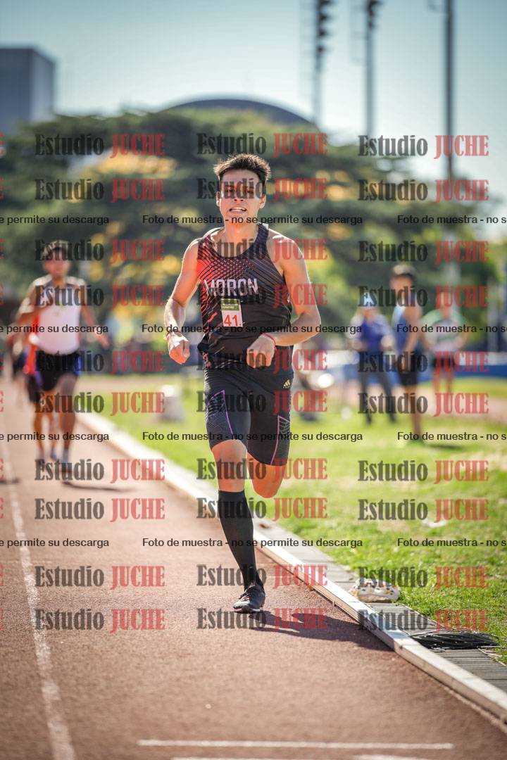 Fotos de los 800 m llanos de varones