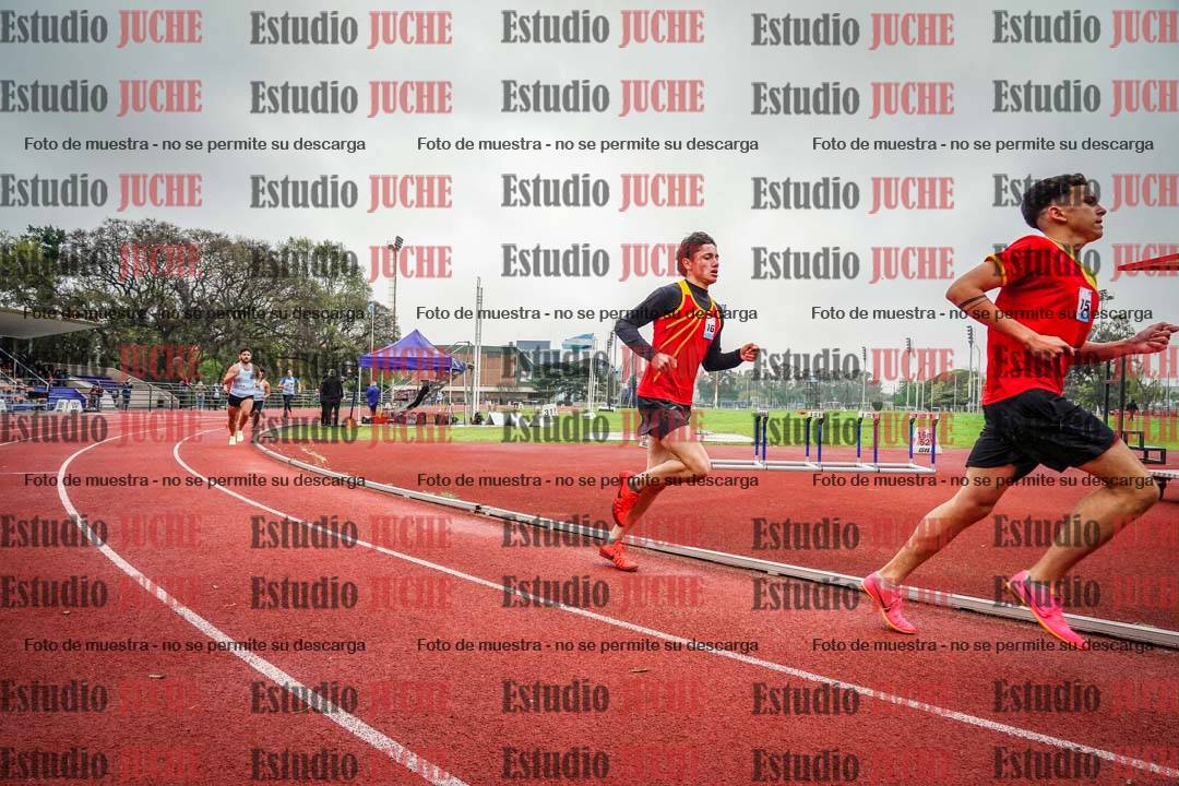 Fotos de los 800 m llanos de varones