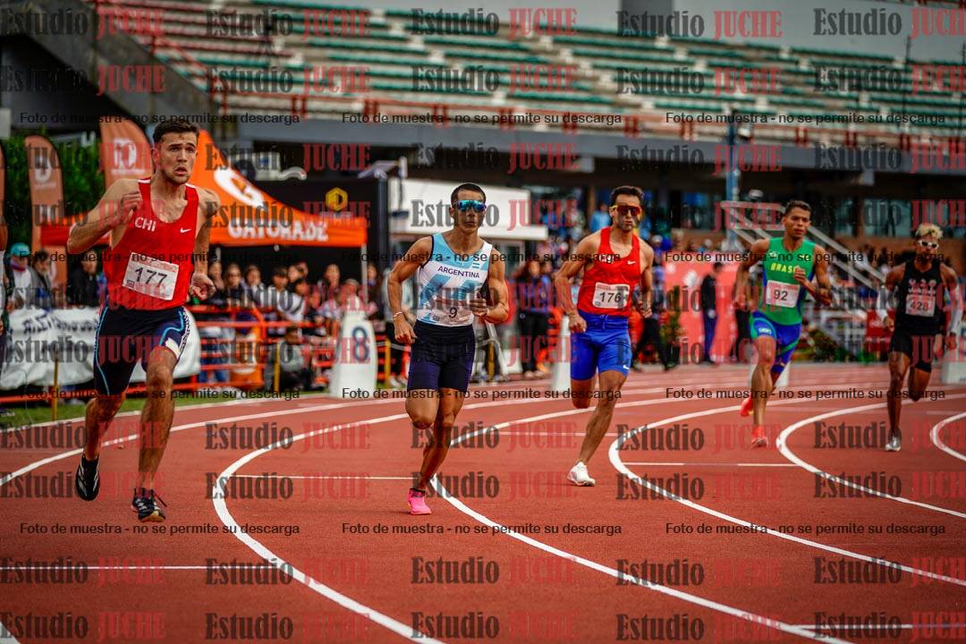 Fotos de los 800 m llanos de varones - FINAL