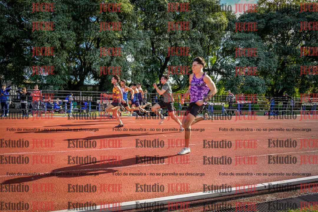 Fotos de los 100 m llanos de varones