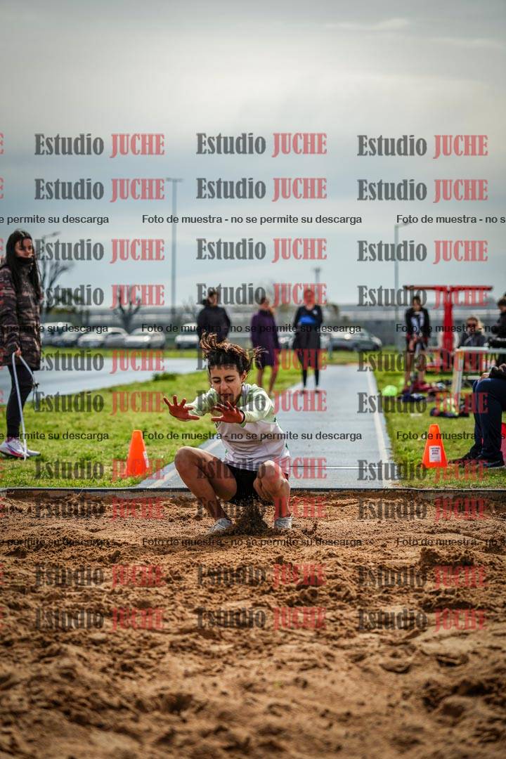 Fotos del salto en largo de mujeres - todas las categorías (incluye combinadas)