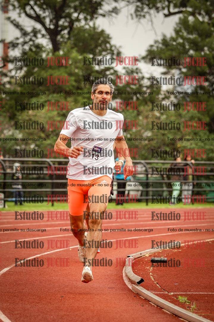 Fotos de los 800 m llanos de varones