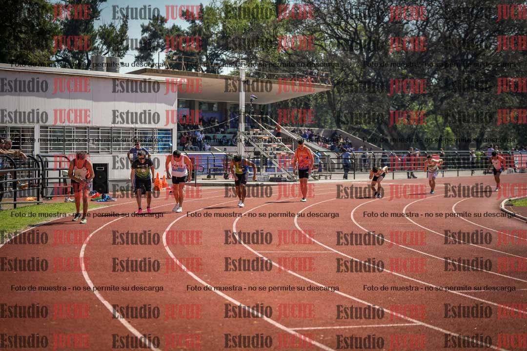 Fotos de los 800 m llanos de varones