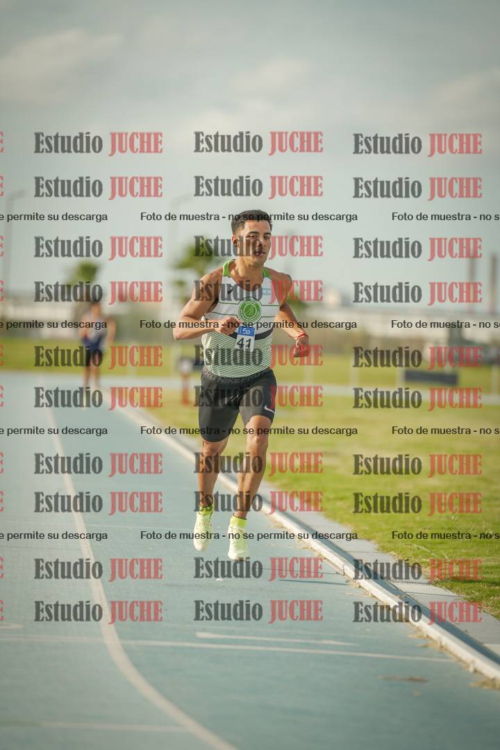 Fotos de los 800 m llanos de varones