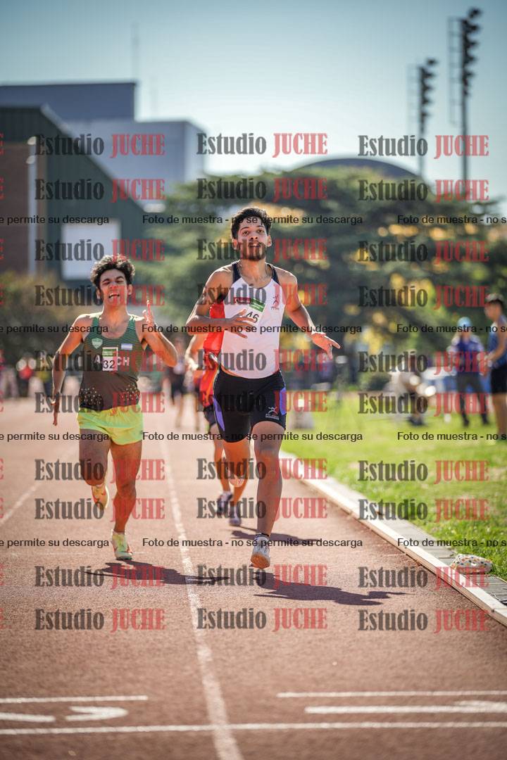 Fotos de los 800 m llanos de varones