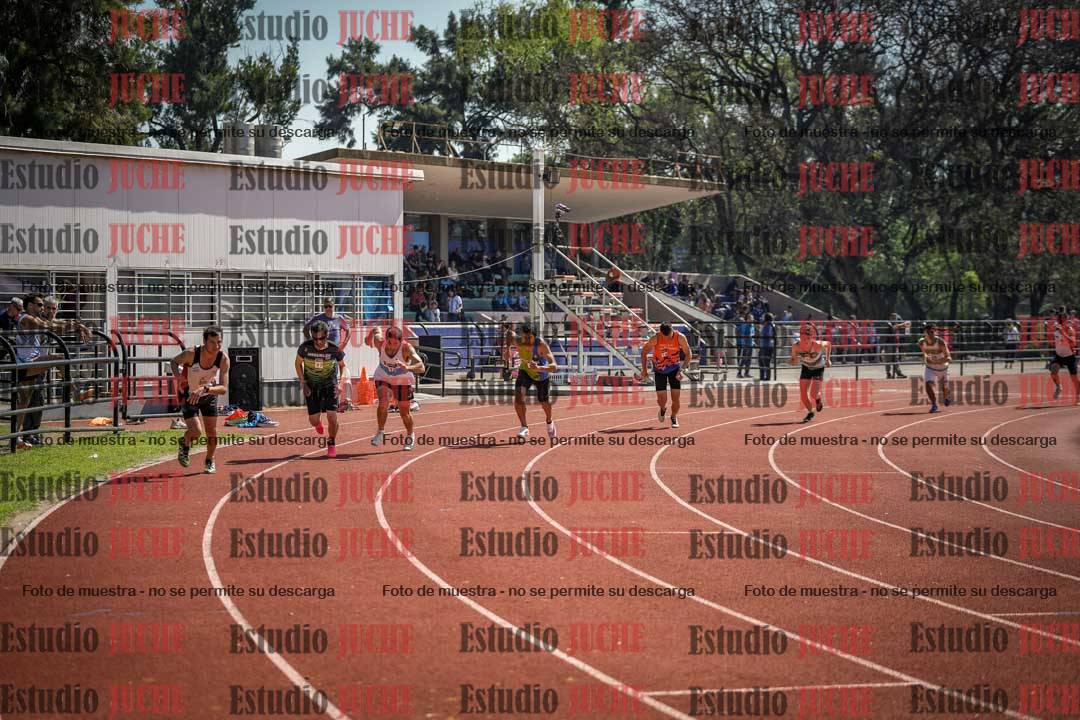 Fotos de los 800 m llanos de varones