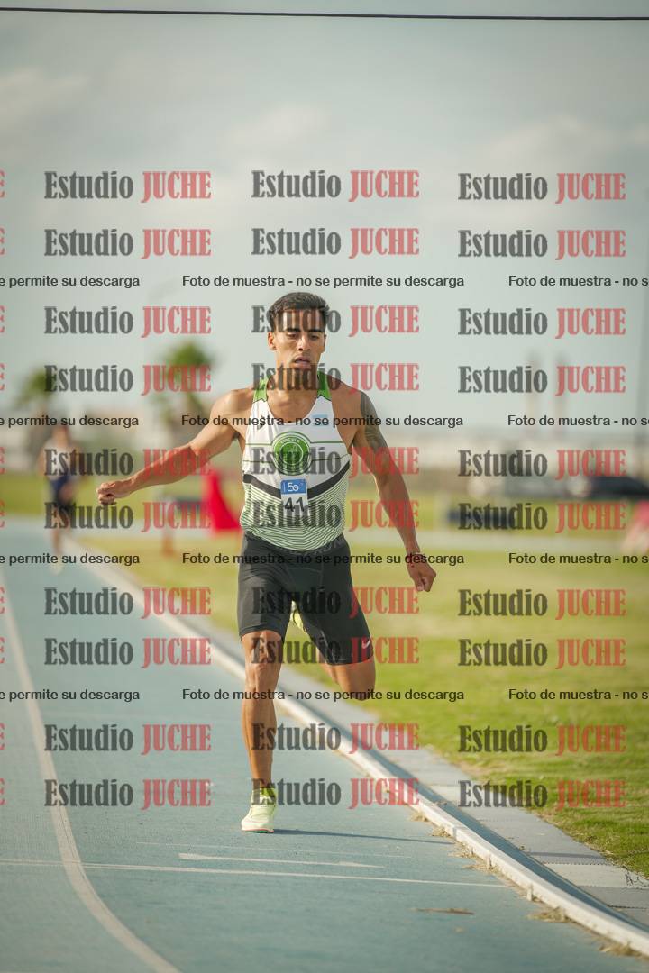 Fotos de los 800 m llanos de varones