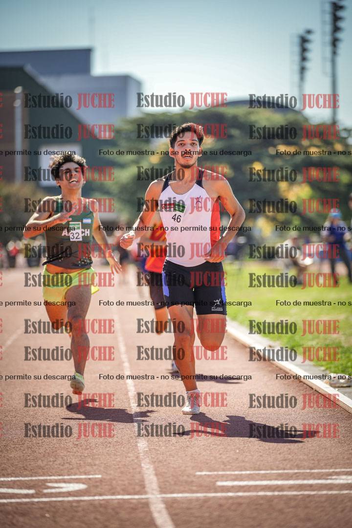 Fotos de los 800 m llanos de varones