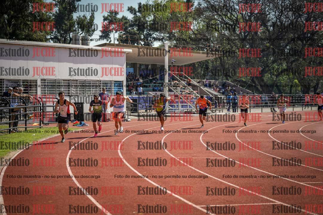 Fotos de los 800 m llanos de varones