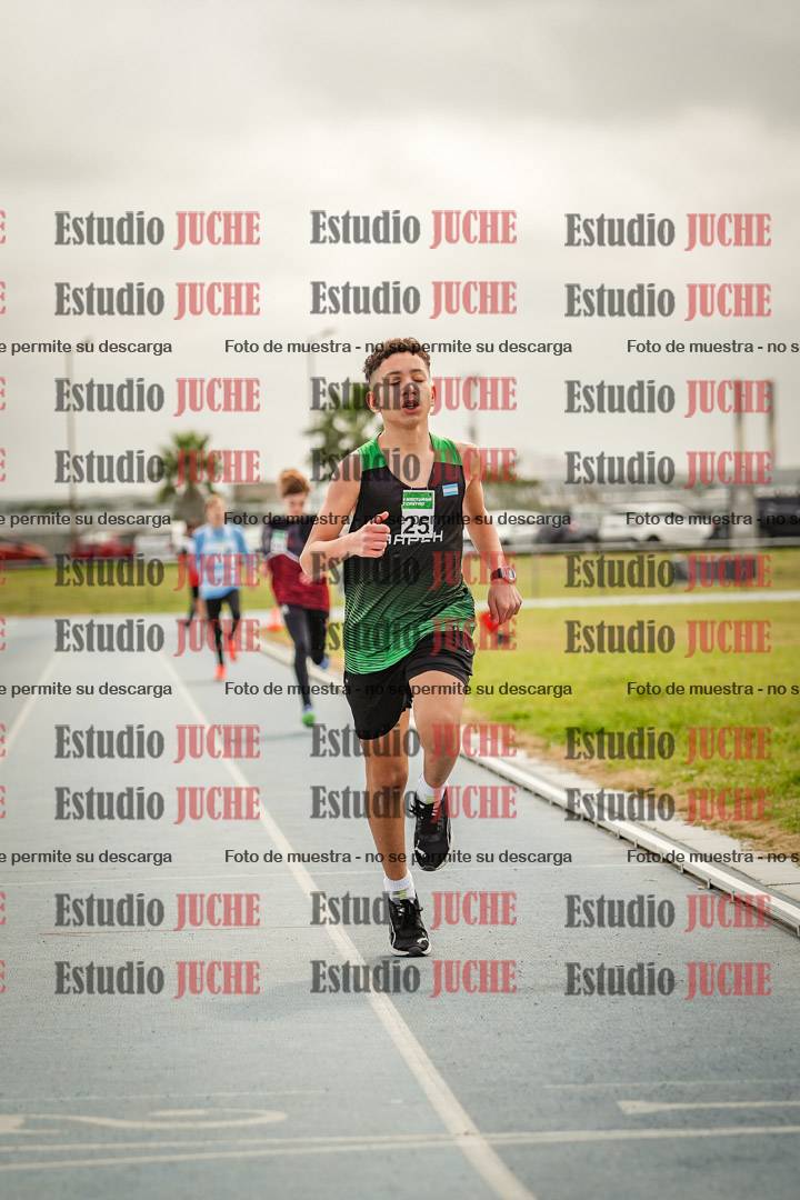 Fotos de los 600 m llanos de varones