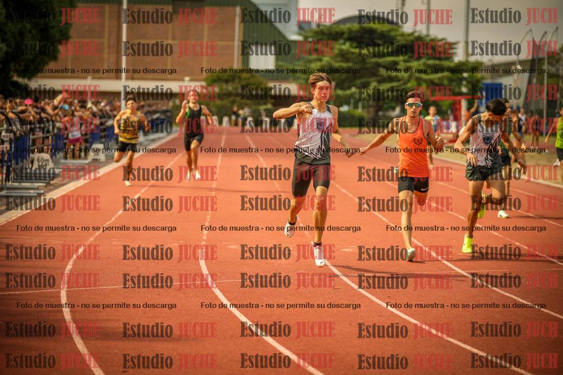 Fotos de los 400 m llanos de varones
