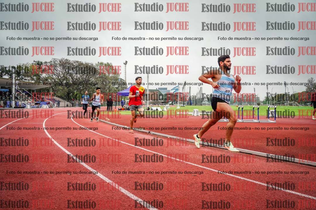 Fotos de los 800 m llanos de varones