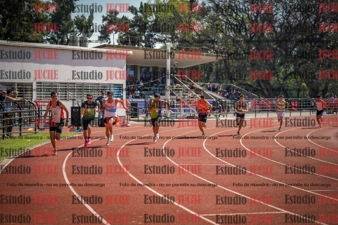 Fotos de los 800 m llanos de varones