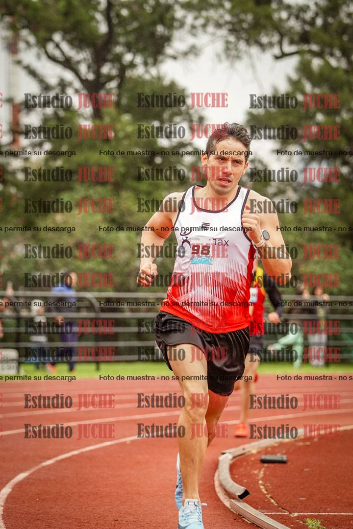 Fotos de los 800 m llanos de varones