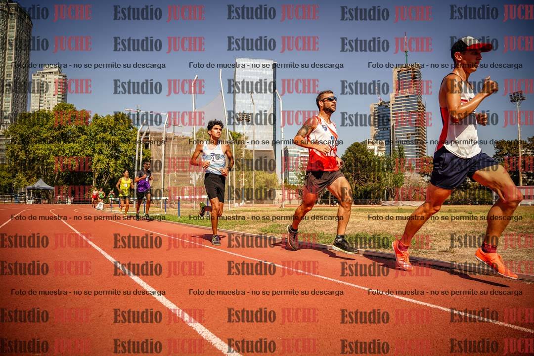Fotos de los 3000 m llanos de varones