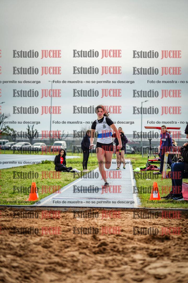 Fotos del salto en largo de mujeres - todas las categorías (incluye combinadas)