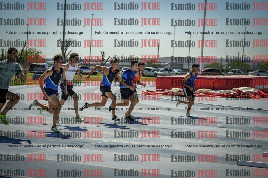 Fotos de los 110 m con vallas de varones - serie 1