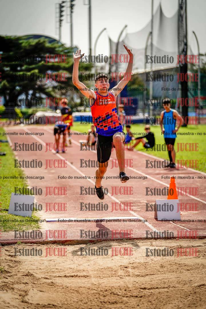 Fotos del salto en largo de varones