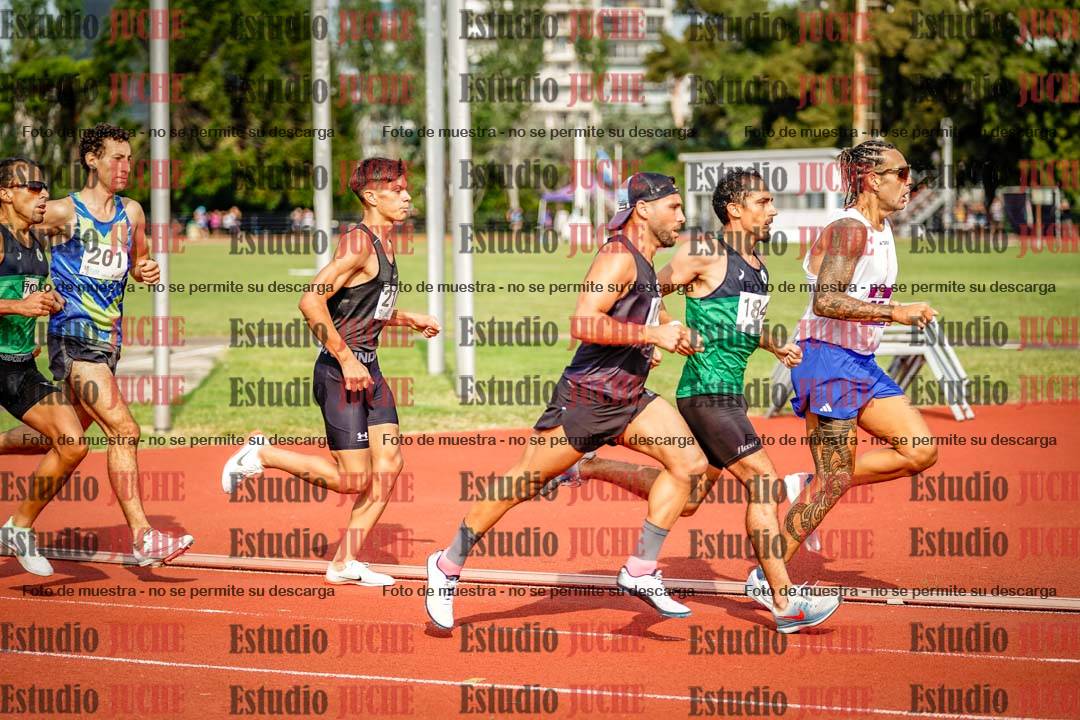 Fotos de los 3000 m llanos de varones