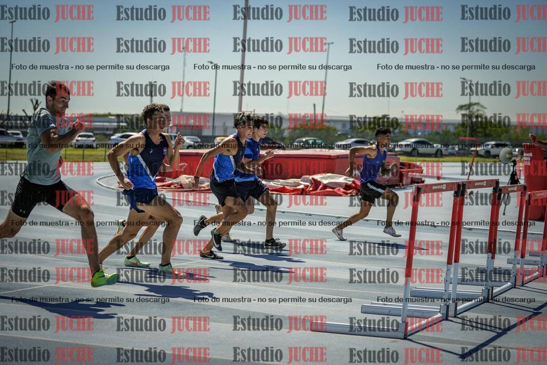 Fotos de los 110 m con vallas de varones - serie 1