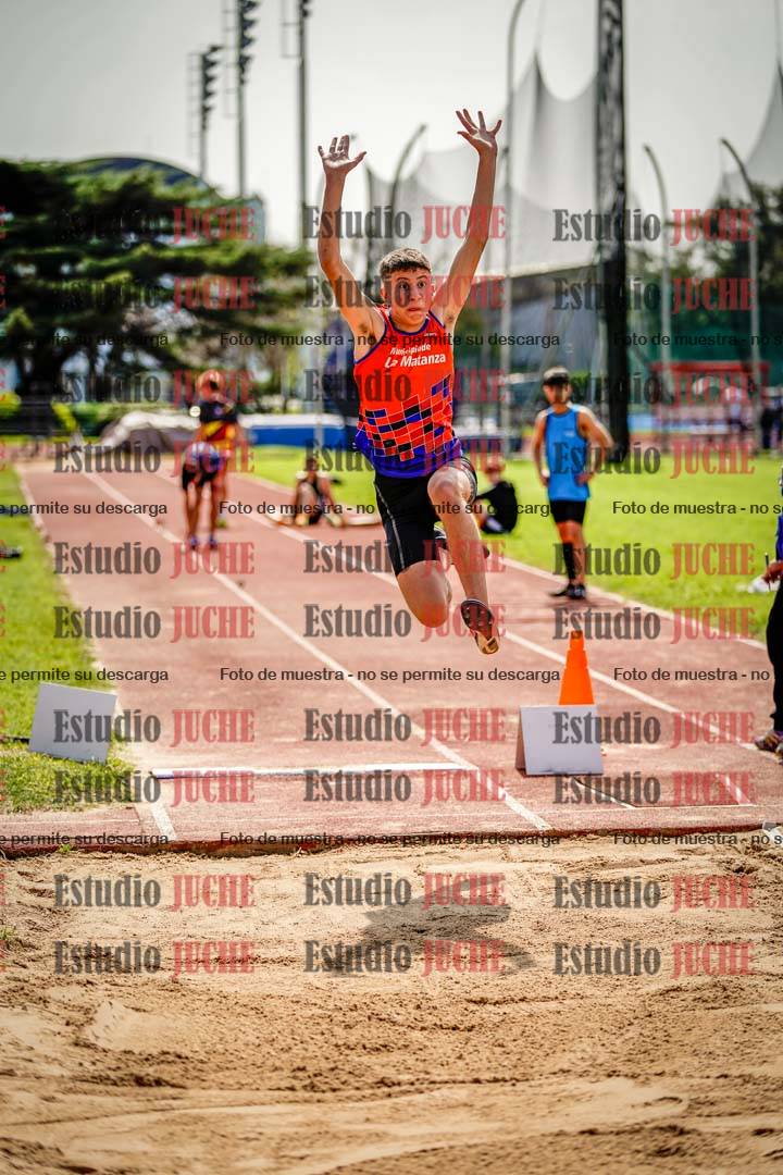 Fotos del salto en largo de varones