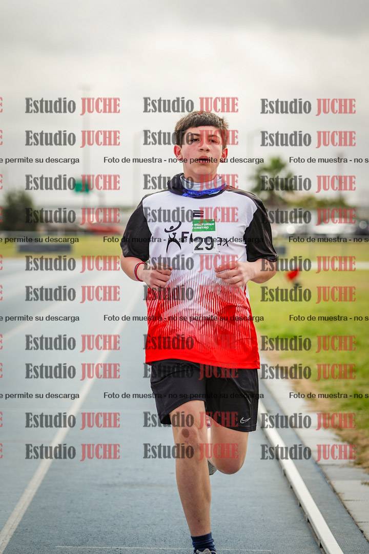 Fotos de los 600 m llanos de varones