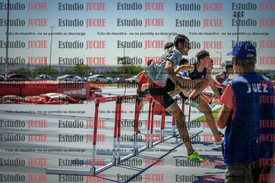Fotos de los 110 m con vallas de varones - serie 1