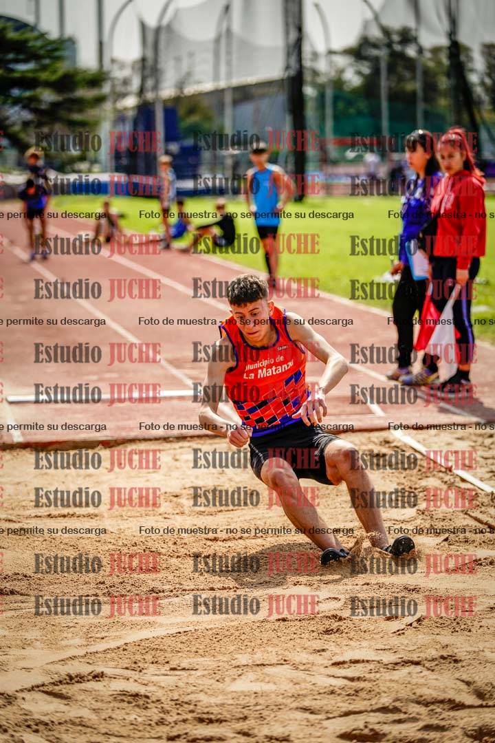 Fotos del salto en largo de varones