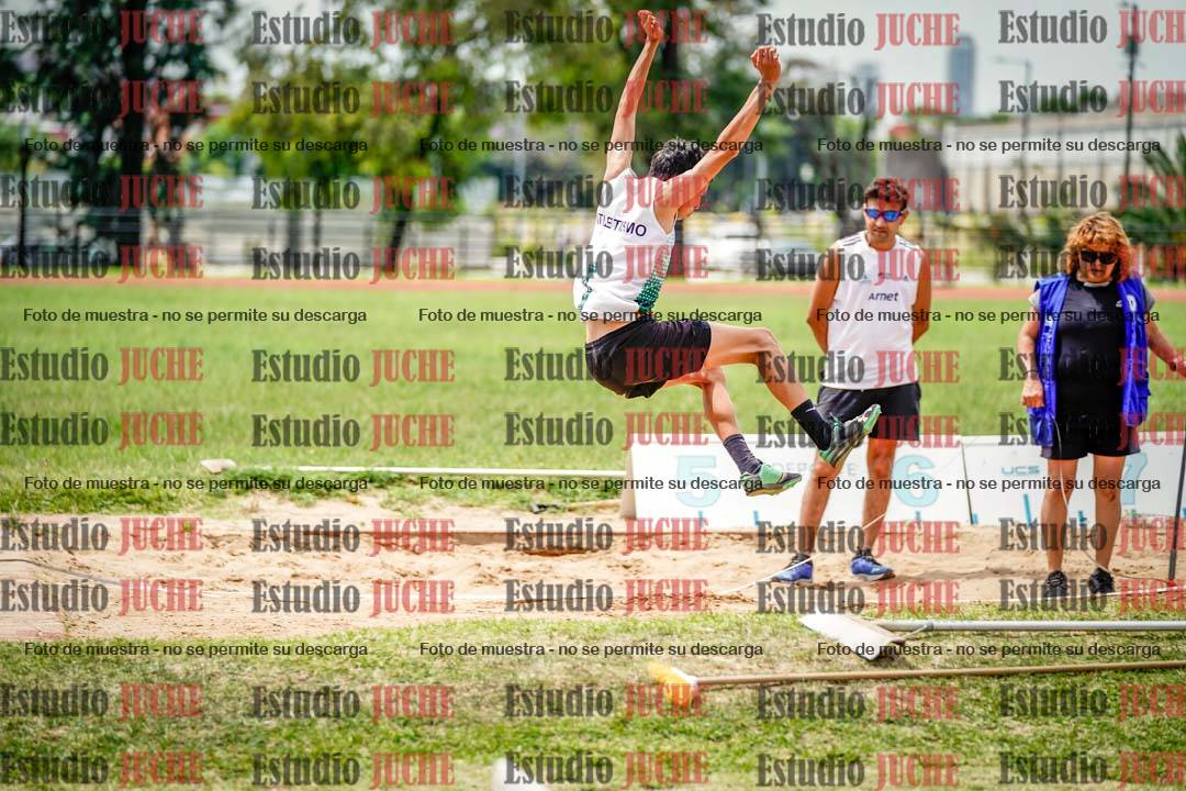 Fotos del salto en largo de varones