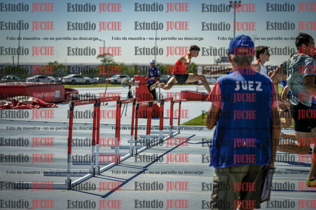 Fotos de los 110 m con vallas de varones - serie 1