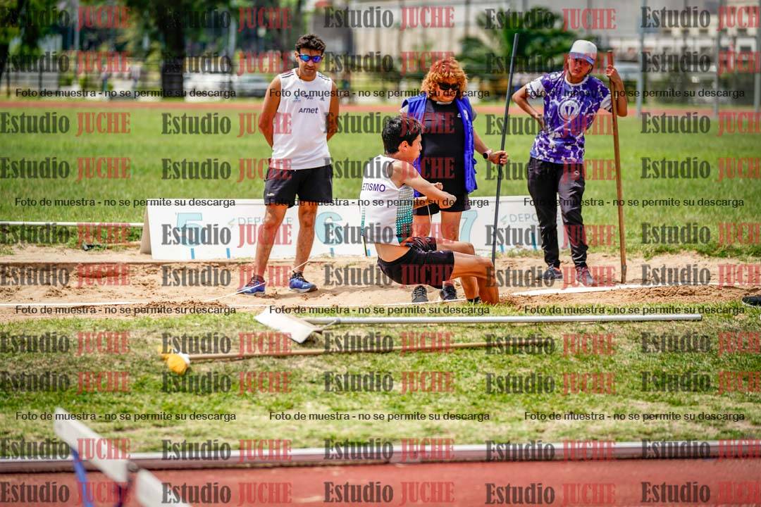 Fotos del salto en largo de varones
