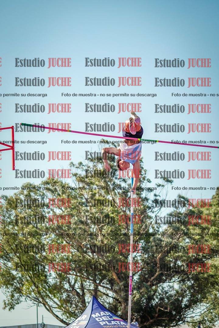 Fotos del salto con garrocha de varones - FINAL