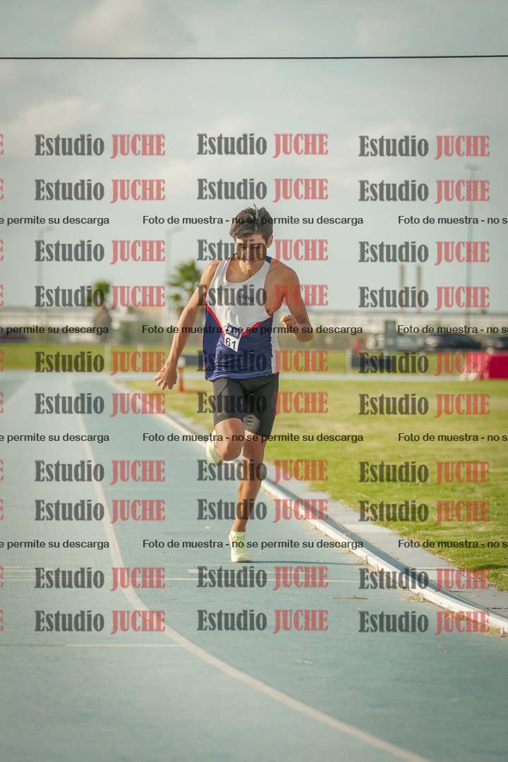Fotos de los 800 m llanos de varones