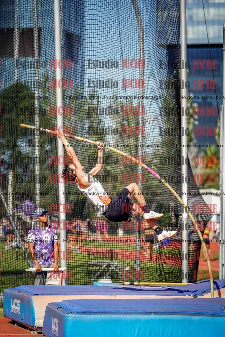Fotos del salto triple de mujeres y varones