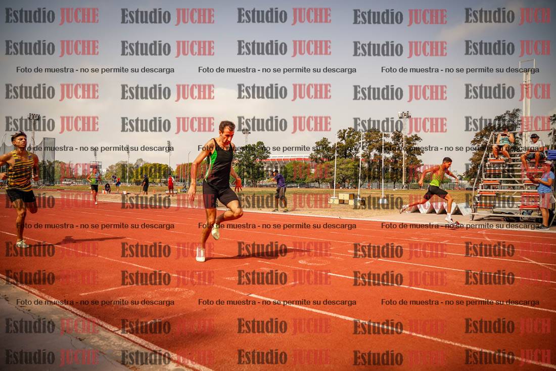 Fotos de los 400 m llanos de varones