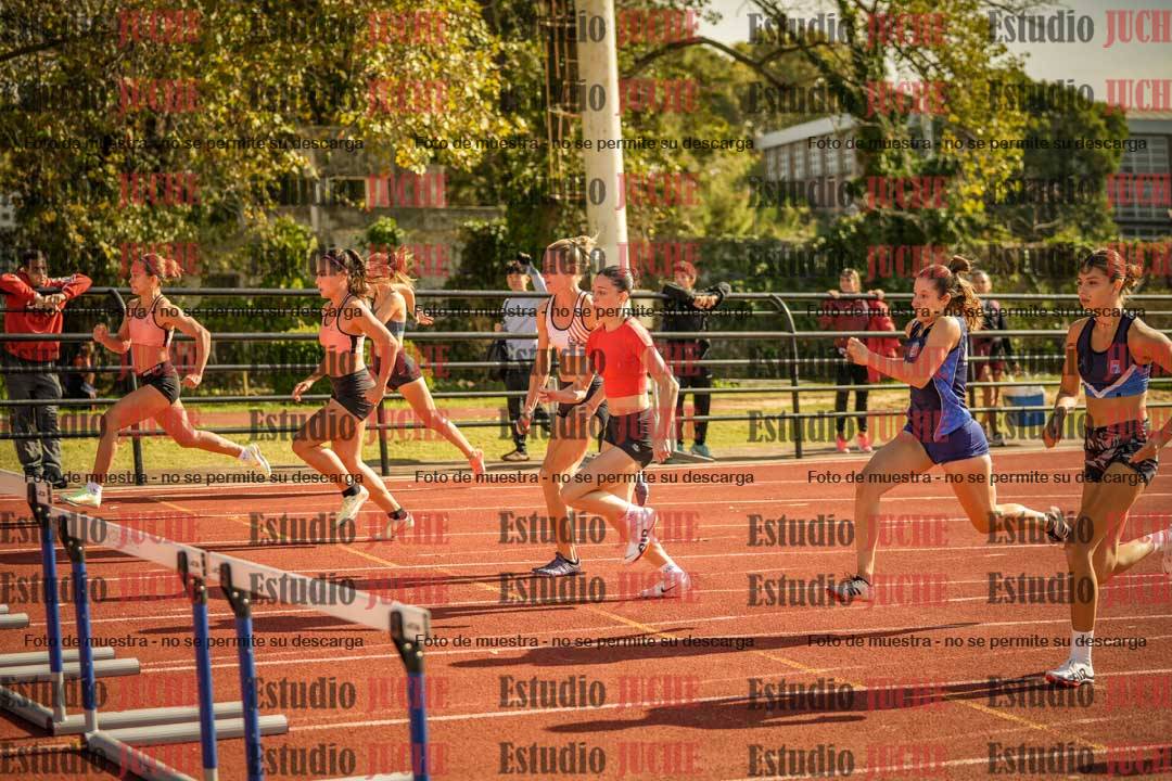 Fotos de los 100 m con vallas de mujeres