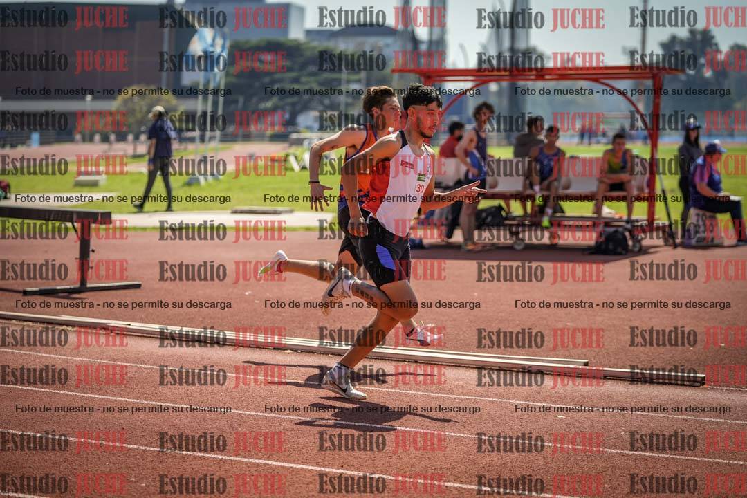 Fotos de los 800 m llanos de varones