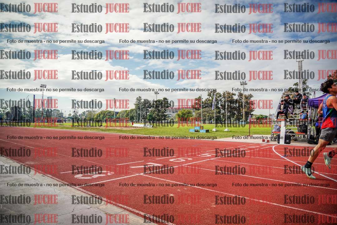 Fotos de los 400 m con vallas de varones