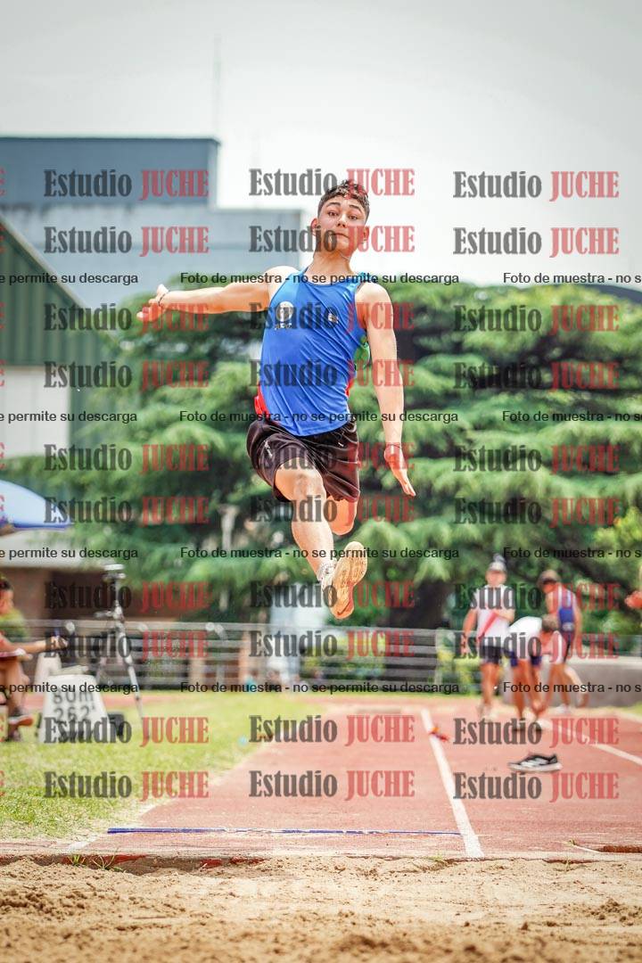 Fotos del salto en largo de varones