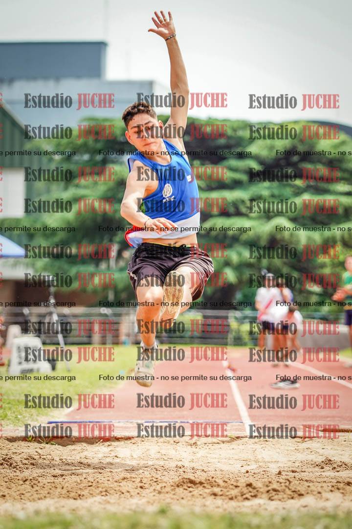 Fotos del salto en largo de varones
