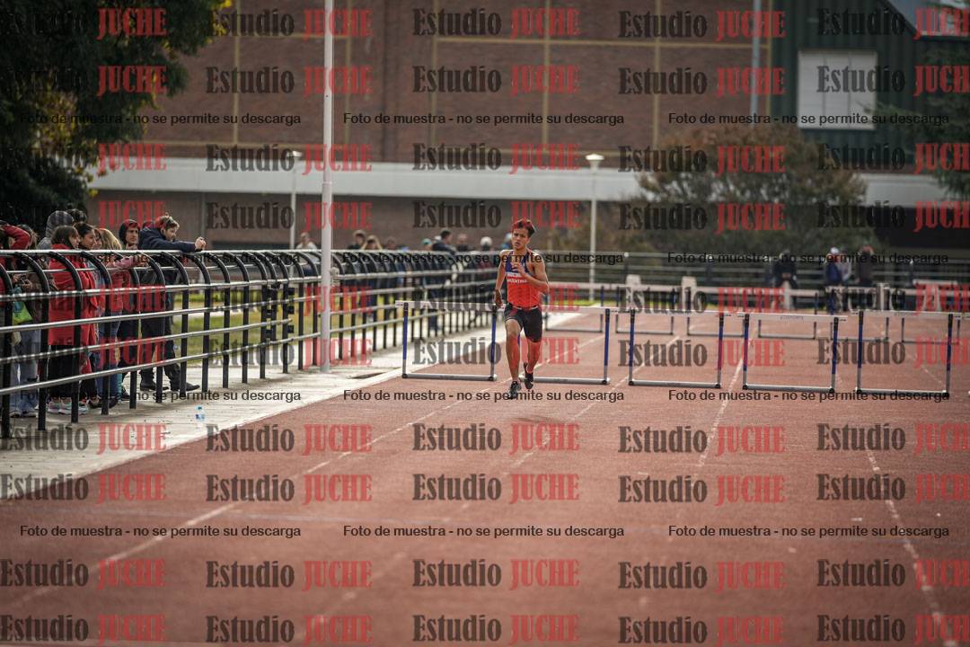 Fotos de los 400 m con vallas de varones
