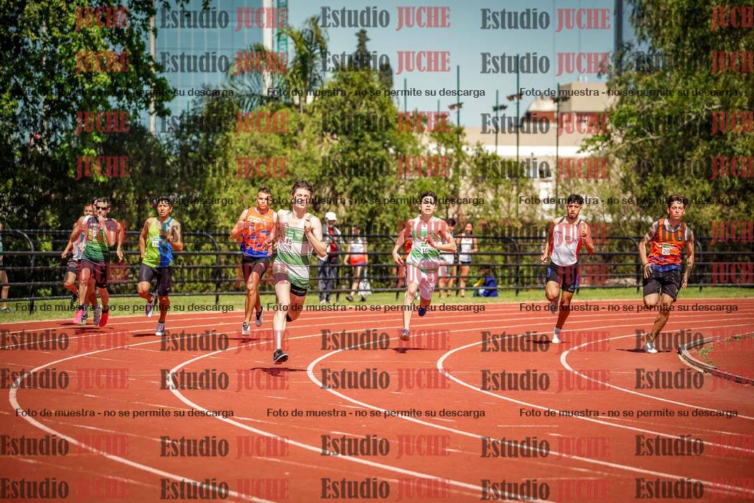 Fotos de los 800 m llanos de varones