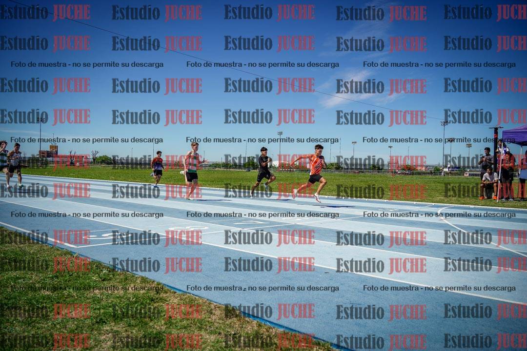 Fotos de los 80 m llanos de varones