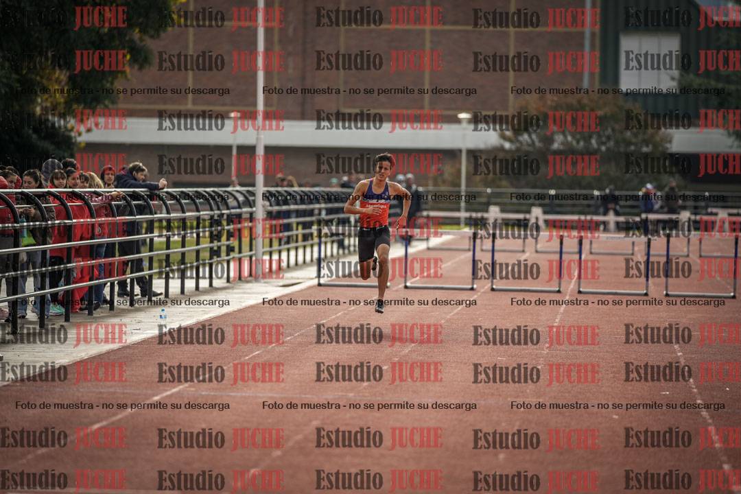 Fotos de los 400 m con vallas de varones